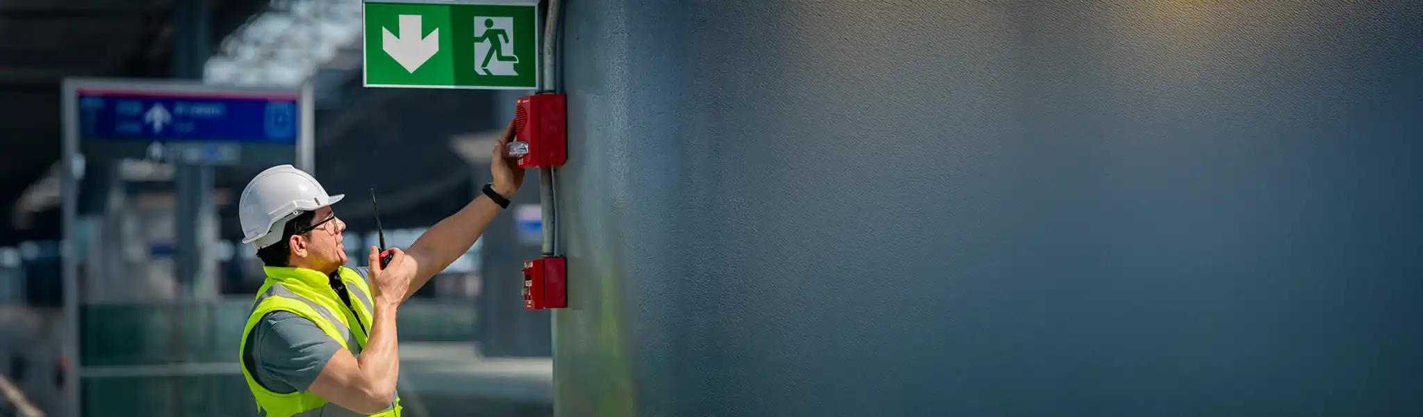 Systematiskt brandskyddsarfbete med kontroll av skyltar